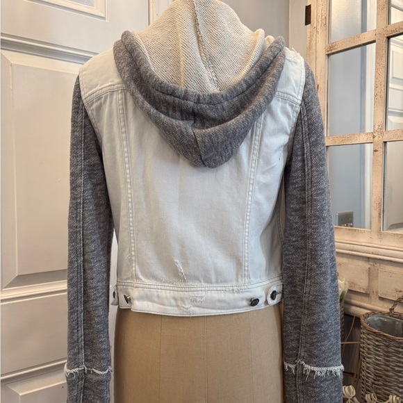 Free People Women's‎ White & Gray Distressed Jacket S/P Urban Base Fallfashion - Picture 3 of 4